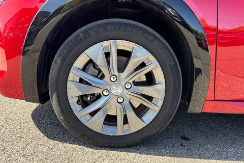 MW72NEN PEUGEOT e-208 50kWh Allure Premium + Auto 5dr (7kW Charger) Thumbnail #11