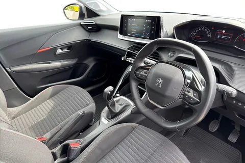 14 of 65 for PEUGEOT 208 1.2 PureTech Active Euro 6 (s/s) 5dr