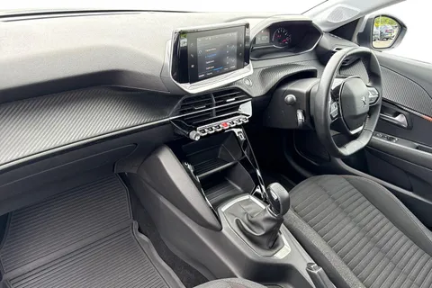 15 of 65 for PEUGEOT 208 1.2 PureTech Active Euro 6 (s/s) 5dr