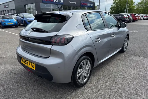 35 of 65 for PEUGEOT 208 1.2 PureTech Active Euro 6 (s/s) 5dr