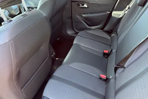 MW72NEN PEUGEOT e-208 50kWh Allure Premium + Auto 5dr (7kW Charger) Thumbnail #31