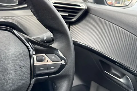 37 of 65 for PEUGEOT 208 1.2 PureTech Active Euro 6 (s/s) 5dr