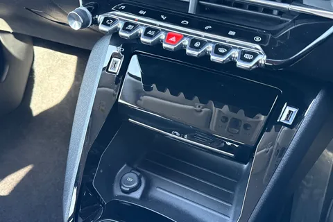 MW72NEN PEUGEOT e-208 50kWh Allure Premium + Auto 5dr (7kW Charger) Thumbnail #56