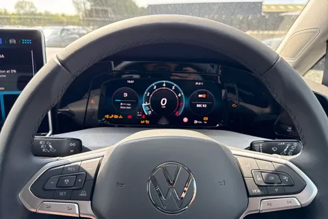  Volkswagen Golf 1.5 TSI Match Euro 6 (s/s) 5dr Thumbnail #31