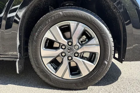 9 of 53 for VOLKSWAGEN TRANSPORTER 2.0 TDI 150 Commerce Pro Kombi Van Auto