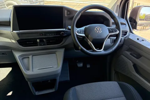 17 of 53 for VOLKSWAGEN TRANSPORTER 2.0 TDI 150 Commerce Pro Kombi Van Auto