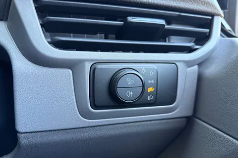 36 of 53 for VOLKSWAGEN TRANSPORTER 2.0 TDI 150 Commerce Pro Kombi Van Auto