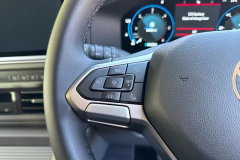 37 of 53 for VOLKSWAGEN TRANSPORTER 2.0 TDI 150 Commerce Pro Kombi Van Auto