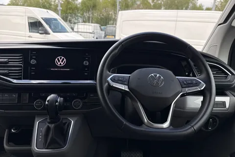 18 of 58 for VOLKSWAGEN CALIFORNIA 2.0 TDI Ocean 4dr DSG