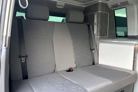 19 of 58 for VOLKSWAGEN CALIFORNIA 2.0 TDI Ocean 4dr DSG
