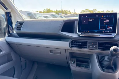 CX25LBE Volkswagen Crafter 2.0 TDI 140PS Commerce High Roof Van Thumbnail #15