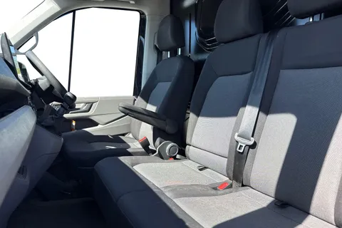 CX74ZFH Volkswagen Crafter 2.0 TDI 140PS Commerce Plus High Roof Van Thumbnail #11