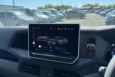 CX25LBE Volkswagen Crafter 2.0 TDI 140PS Commerce High Roof Van Thumbnail #19