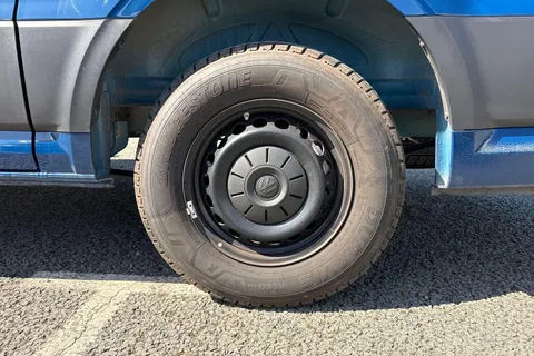 CX25LBE Volkswagen Crafter 2.0 TDI 140PS Commerce High Roof Van Thumbnail #22