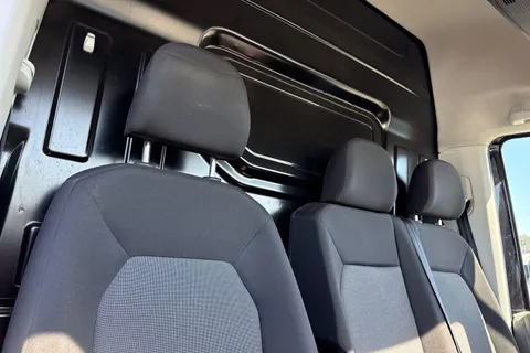 CX74ZFH Volkswagen Crafter 2.0 TDI 140PS Commerce Plus High Roof Van Thumbnail #21