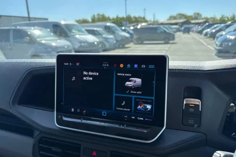 CX25LBE Volkswagen Crafter 2.0 TDI 140PS Commerce High Roof Van Thumbnail #32