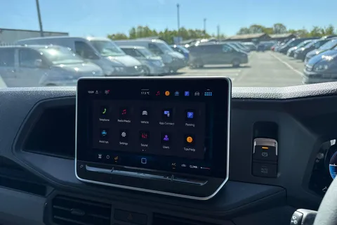 CX25LBE Volkswagen Crafter 2.0 TDI 140PS Commerce High Roof Van Thumbnail #33