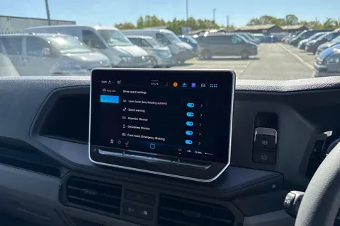 CX25LBE Volkswagen Crafter 2.0 TDI 140PS Commerce High Roof Van Thumbnail #35