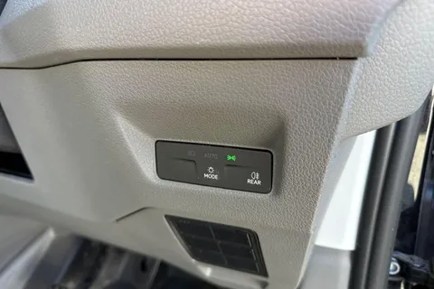 CX74ZFH Volkswagen Crafter 2.0 TDI 140PS Commerce Plus High Roof Van Thumbnail #28