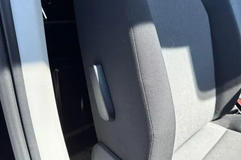 CX74ZFH Volkswagen Crafter 2.0 TDI 140PS Commerce Plus High Roof Van Thumbnail #30