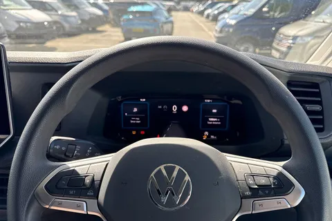 CX74ZFH Volkswagen Crafter 2.0 TDI 140PS Commerce Plus High Roof Van Thumbnail #31