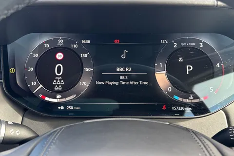 FM72NEJ Land Rover Range Rover 3.0 D350 Autobiography LWB 4dr Auto [7 Seat] Thumbnail #17