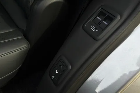 FM72NEJ Land Rover Range Rover 3.0 D350 Autobiography LWB 4dr Auto [7 Seat] Thumbnail #43