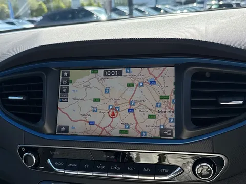 DG18AZW Hyundai Ioniq 1.6 h-GDi 8.9kWh Premium DCT Euro 6 (s/s) 5dr Thumbnail #12