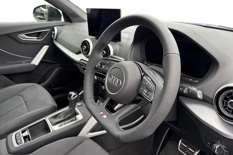  Audi SQ2 2.0 TFSI Black Edition S Tronic quattro Euro 6 (s/s) 5dr Thumbnail #14