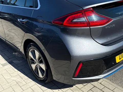 DG18AZW Hyundai Ioniq 1.6 h-GDi 8.9kWh Premium DCT Euro 6 (s/s) 5dr Thumbnail #16