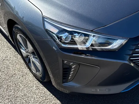 DG18AZW Hyundai Ioniq 1.6 h-GDi 8.9kWh Premium DCT Euro 6 (s/s) 5dr Thumbnail #17