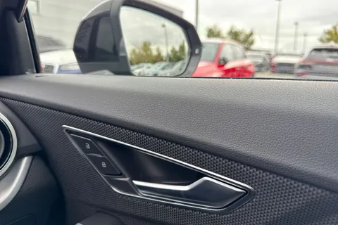  Audi SQ2 2.0 TFSI Black Edition S Tronic quattro Euro 6 (s/s) 5dr Thumbnail #21