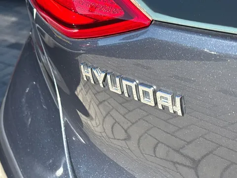 DG18AZW Hyundai Ioniq 1.6 h-GDi 8.9kWh Premium DCT Euro 6 (s/s) 5dr Thumbnail #27