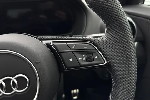  Audi SQ2 2.0 TFSI Black Edition S Tronic quattro Euro 6 (s/s) 5dr Thumbnail #54