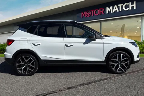 HW21GXO SEAT Arona 1.0 TSI FR Sport DSG Euro 6 (s/s) 5dr Thumbnail #4
