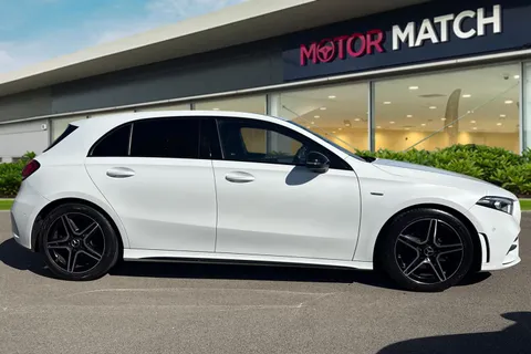 CV22SZY Mercedes-Benz A Class 1.3 A200 AMG Line Edition (Executive) 7G-DCT Euro 6 (s/s) 5dr Thumbnail #3
