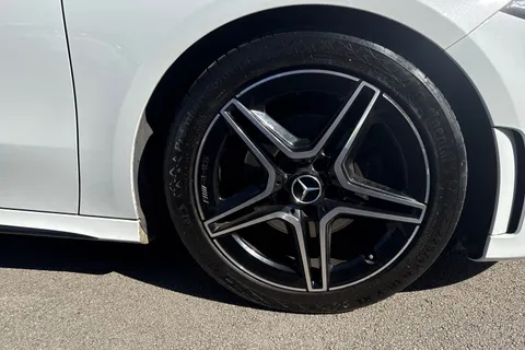 CV22SZY Mercedes-Benz A Class 1.3 A200 AMG Line Edition (Executive) 7G-DCT Euro 6 (s/s) 5dr Thumbnail #7