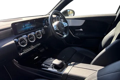 CV22SZY Mercedes-Benz A Class 1.3 A200 AMG Line Edition (Executive) 7G-DCT Euro 6 (s/s) 5dr Thumbnail #9