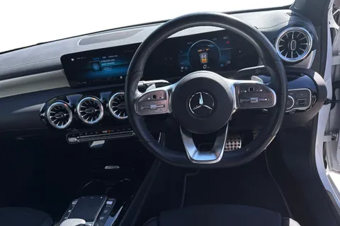 CV22SZY Mercedes-Benz A Class 1.3 A200 AMG Line Edition (Executive) 7G-DCT Euro 6 (s/s) 5dr Thumbnail #13