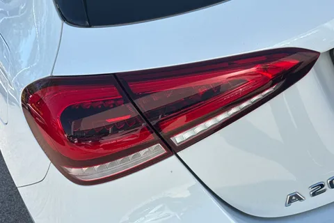 CV22SZY Mercedes-Benz A Class 1.3 A200 AMG Line Edition (Executive) 7G-DCT Euro 6 (s/s) 5dr Thumbnail #16