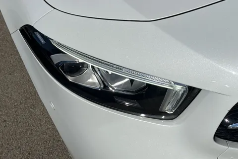 CV22SZY Mercedes-Benz A Class 1.3 A200 AMG Line Edition (Executive) 7G-DCT Euro 6 (s/s) 5dr Thumbnail #17