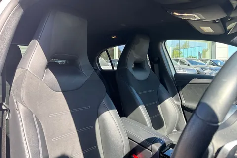 CV22SZY Mercedes-Benz A Class 1.3 A200 AMG Line Edition (Executive) 7G-DCT Euro 6 (s/s) 5dr Thumbnail #21