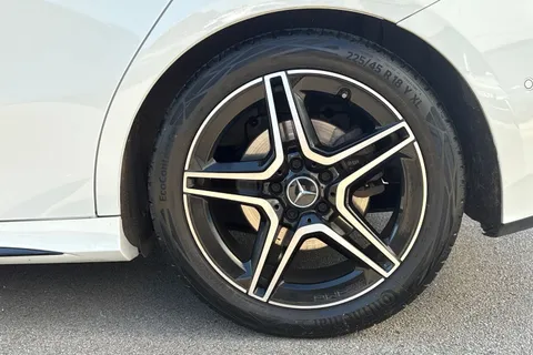 CV22SZY Mercedes-Benz A Class 1.3 A200 AMG Line Edition (Executive) 7G-DCT Euro 6 (s/s) 5dr Thumbnail #23