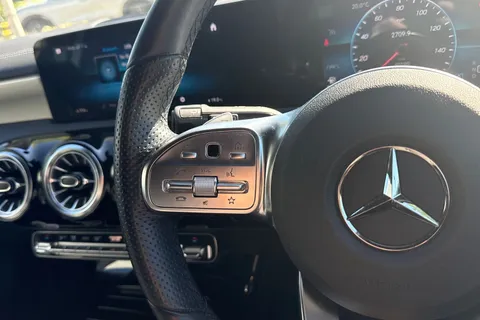 CV22SZY Mercedes-Benz A Class 1.3 A200 AMG Line Edition (Executive) 7G-DCT Euro 6 (s/s) 5dr Thumbnail #37