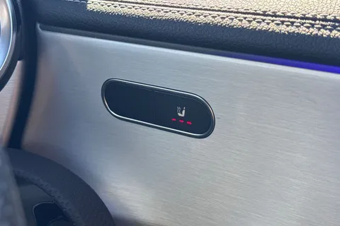 CV22SZY Mercedes-Benz A Class 1.3 A200 AMG Line Edition (Executive) 7G-DCT Euro 6 (s/s) 5dr Thumbnail #41