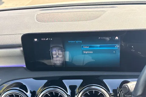 CV22SZY Mercedes-Benz A Class 1.3 A200 AMG Line Edition (Executive) 7G-DCT Euro 6 (s/s) 5dr Thumbnail #48