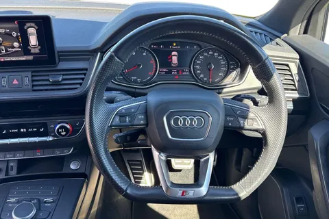 18 of 52 for Audi Q5 2.0 TDI 40 Black Edition S Tronic quattro Euro 6 (s/s) 5dr