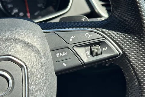 34 of 52 for Audi Q5 2.0 TDI 40 Black Edition S Tronic quattro Euro 6 (s/s) 5dr
