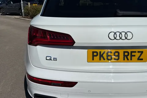 40 of 52 for Audi Q5 2.0 TDI 40 Black Edition S Tronic quattro Euro 6 (s/s) 5dr