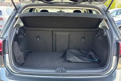 7 of 43 for Volkswagen E-Golf 99kW e-35kWh 5dr Auto